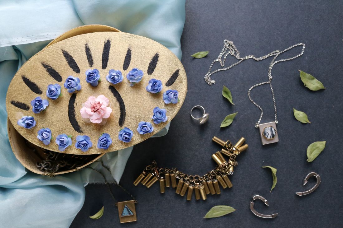 DIY: Floral Eye Trinket Box