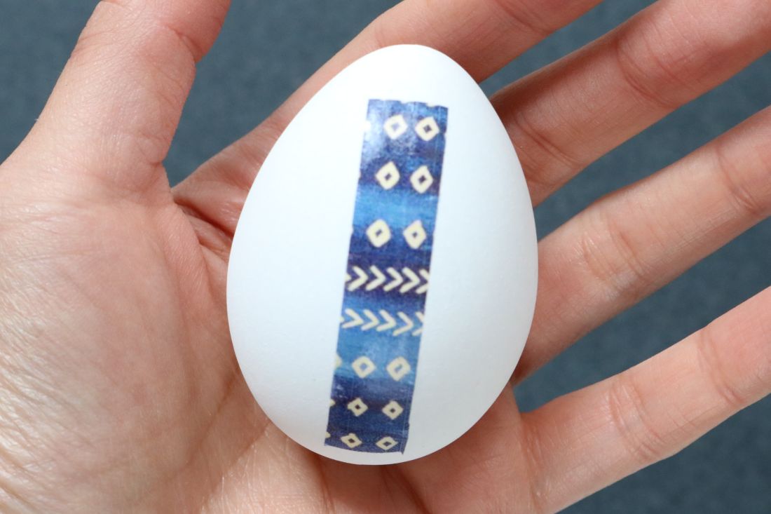 DIY: Geometric Indigo Shibori Easter Eggs