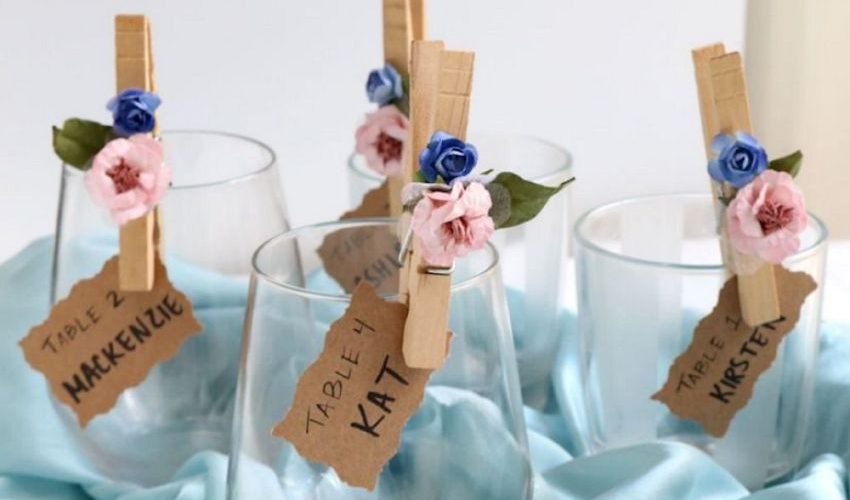 Weddingbee: Flower Petal Clothespin Place Cards