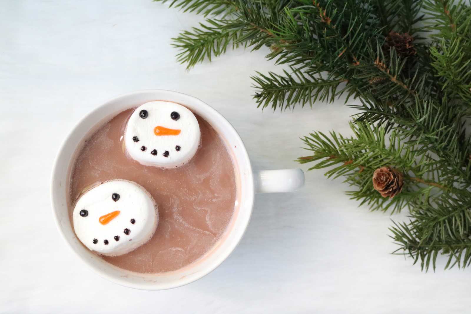 Kirsten Nunez for Extra Crispy: Snowman Marshmallow DIY