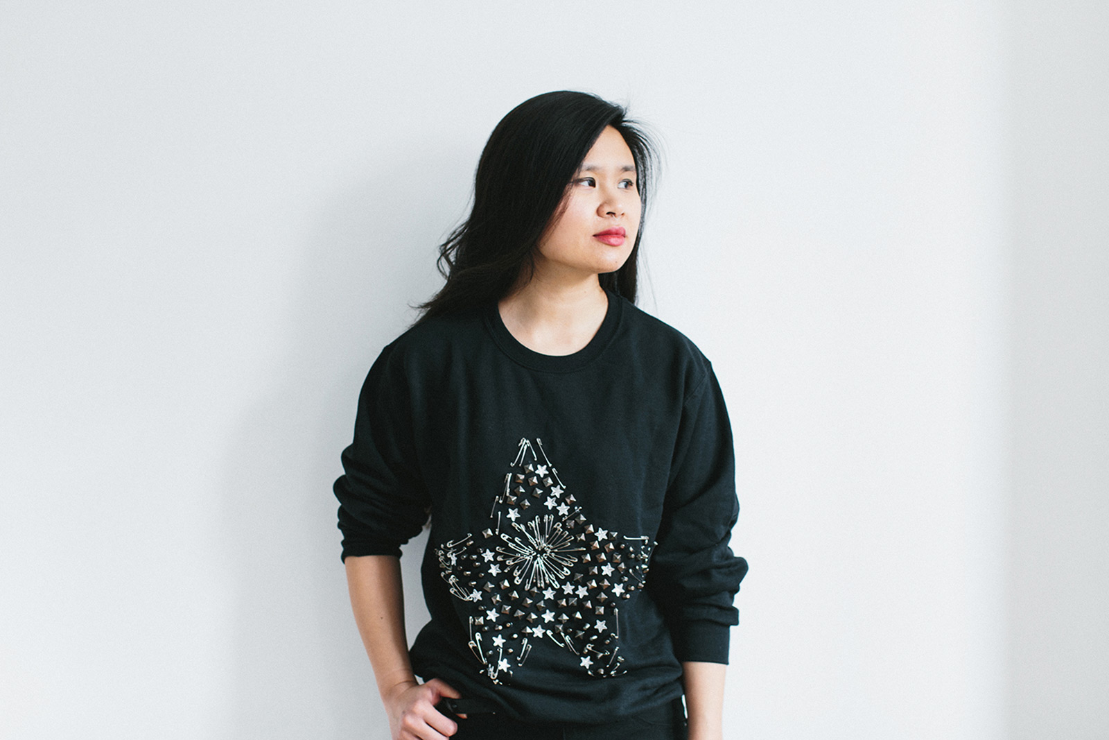 DIY Safety Pin Star Sweatshirt 