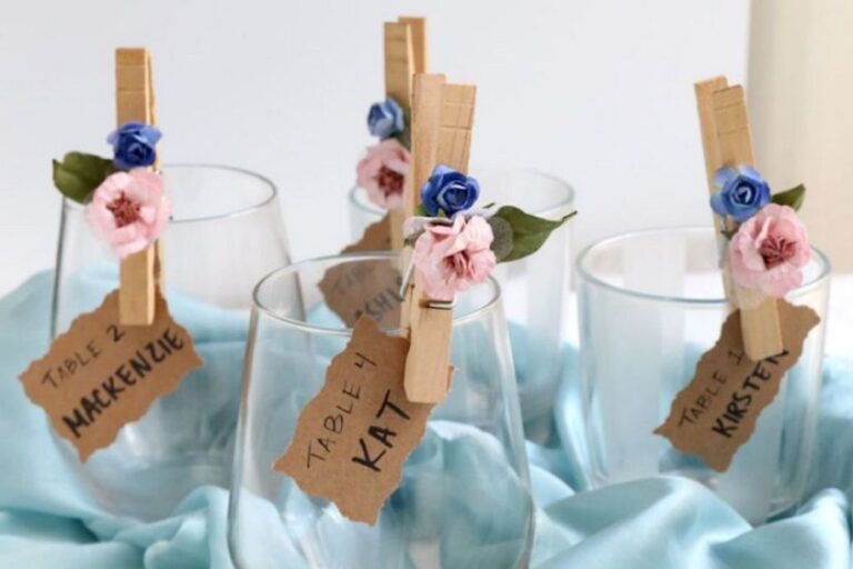 Weddingbee: Flower Petal Clothespin Place Cards