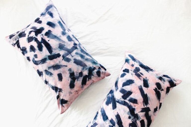 We Heart This: Watercolor Pillows