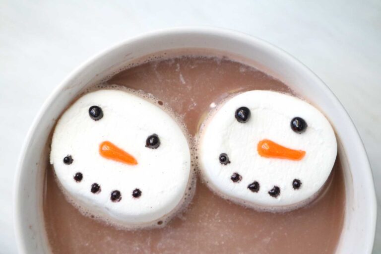 Extra Crispy: Snowman Marshmallow DIY